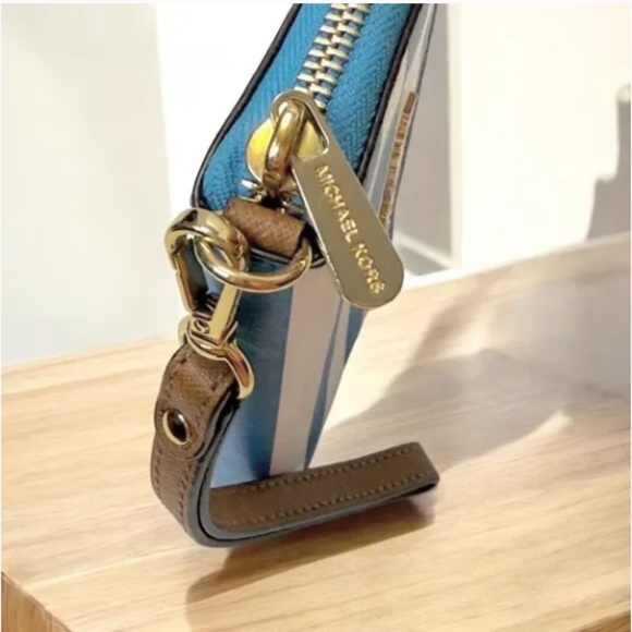 NEW Michael Kors Jet Set Striped Turquoise/ White Zip Around Wristlet NWOT - Picture 7 of 7